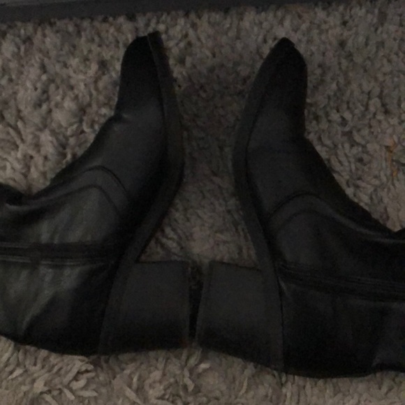 Guess boots! - Picture 4 of 4